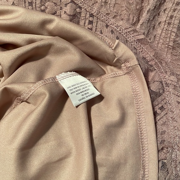 Pink Lace Dress Size Medium - Picture 9 of 10